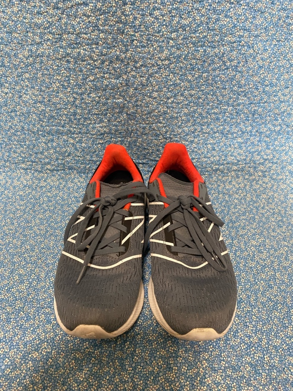 New Balance FuelCell Propel Gray Running Sneakers with Teal blue and Red Accents - Picture 2 of 10